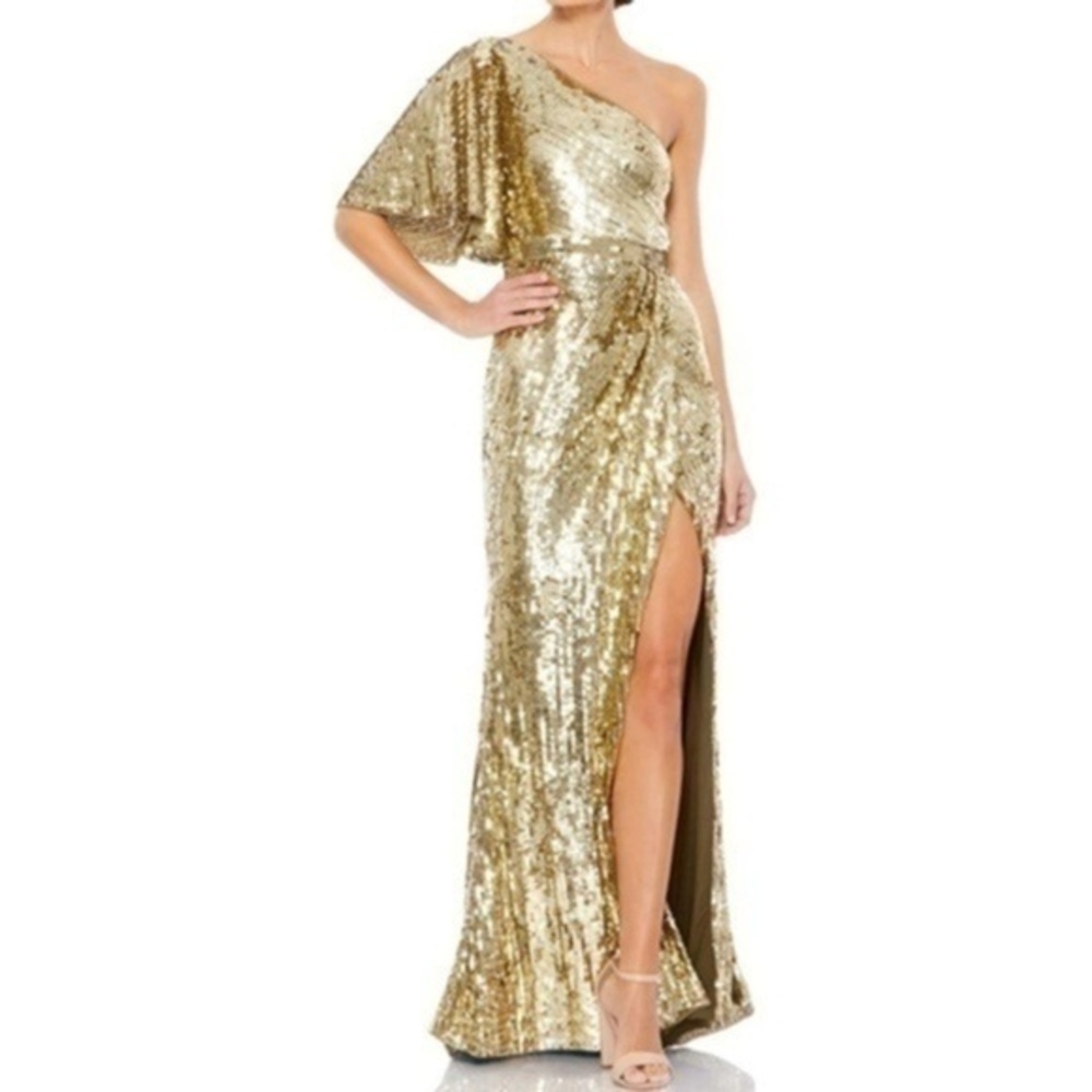 Mac Duggal. Embellished Bell Sleeve One Shoulder Neck Trumpet Gown.‎